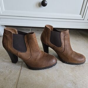 BOC soft leather brown booties 7.5